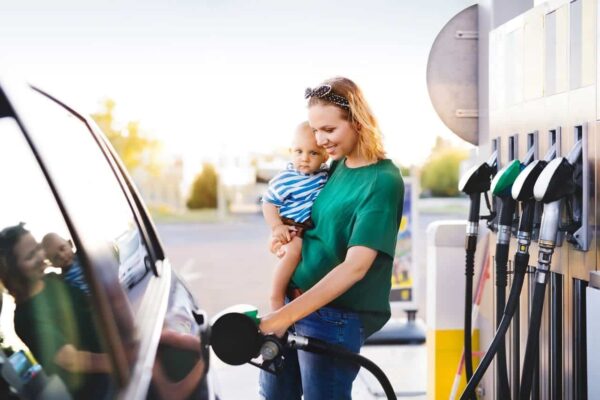 parent fuelling car with redkites financial assistance